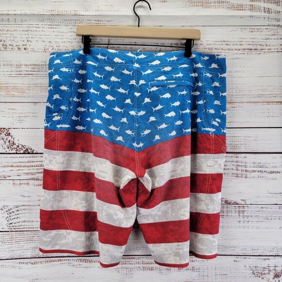 Pelagic Sharkskin Men’s 40 Red Blue American Camo Board Shorts Fish Print - Picture 6 of 15
